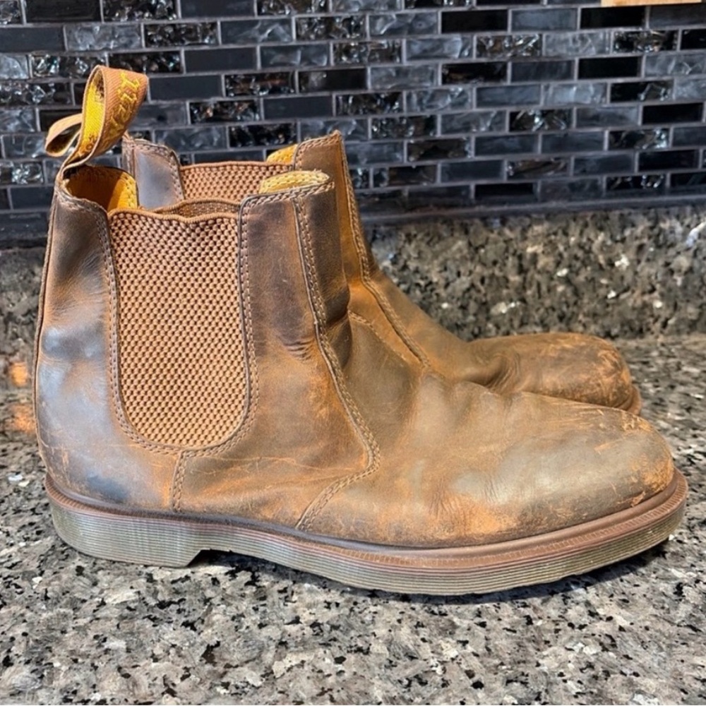 Dr. Martens Chelsea Boots 2976 Men’s Sz 11 Brown Leather